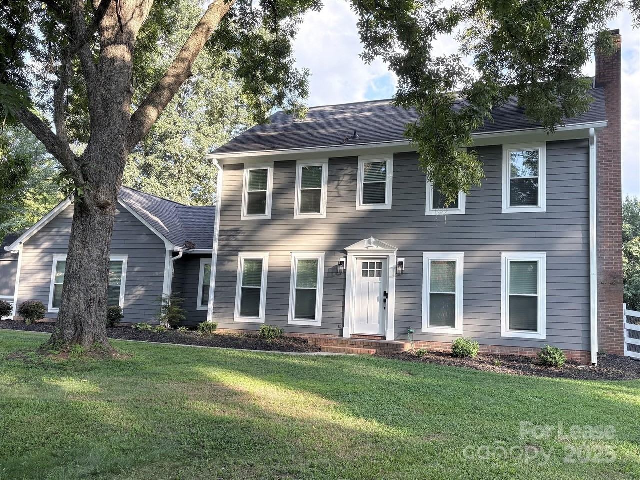 7901 Saddleview Court - Photo 2 of 25