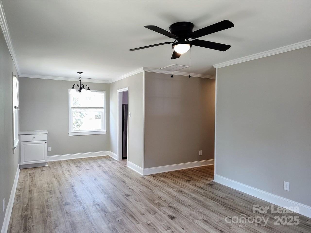 1239 Bose Ave - Photo 4 of 18