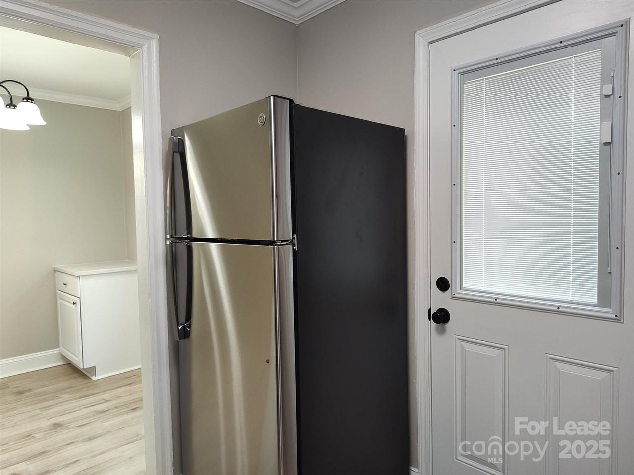 1239 Bose Ave - Photo 7 of 18