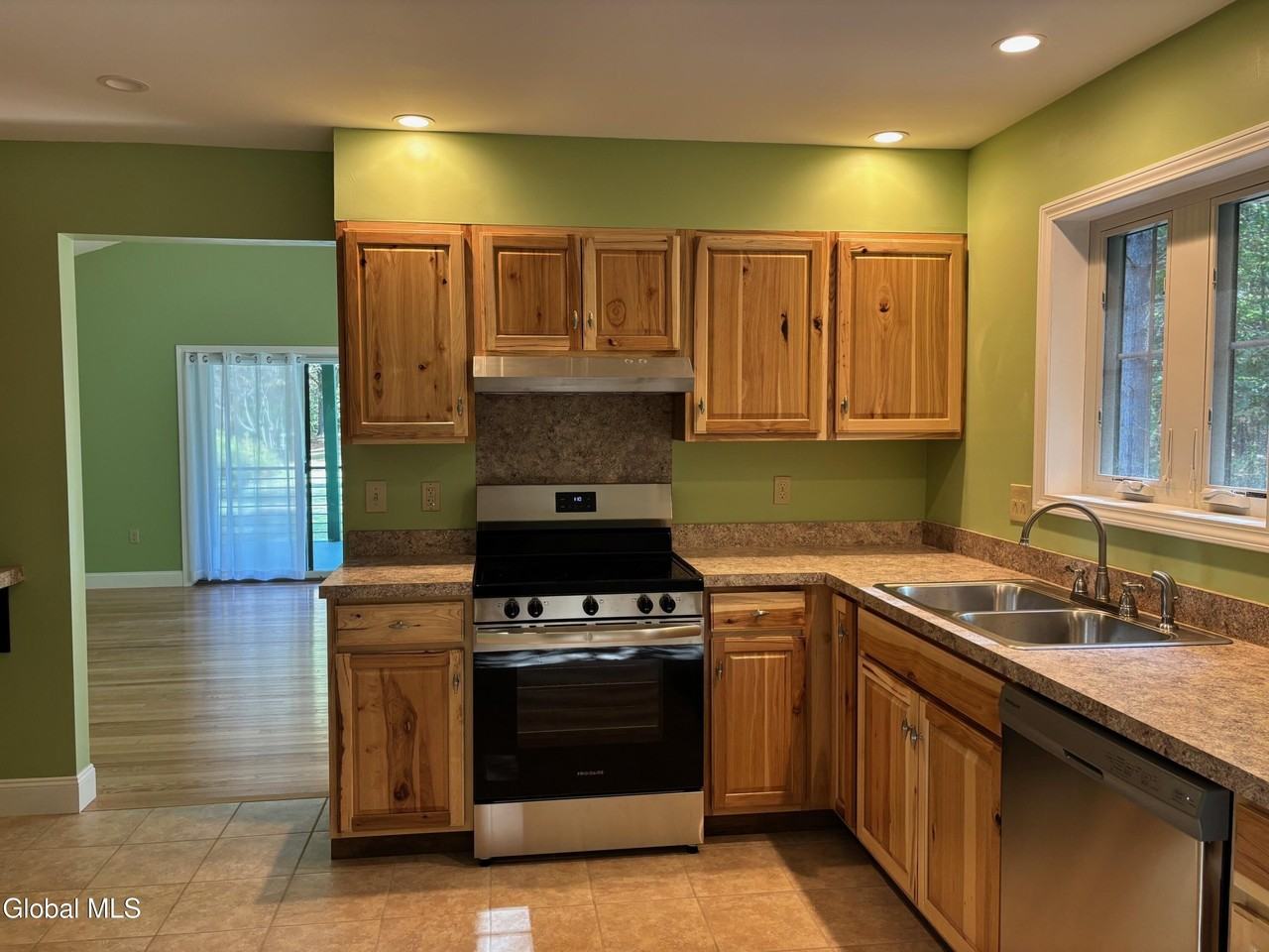 443 N Creek Rd - Photo 5 of 29