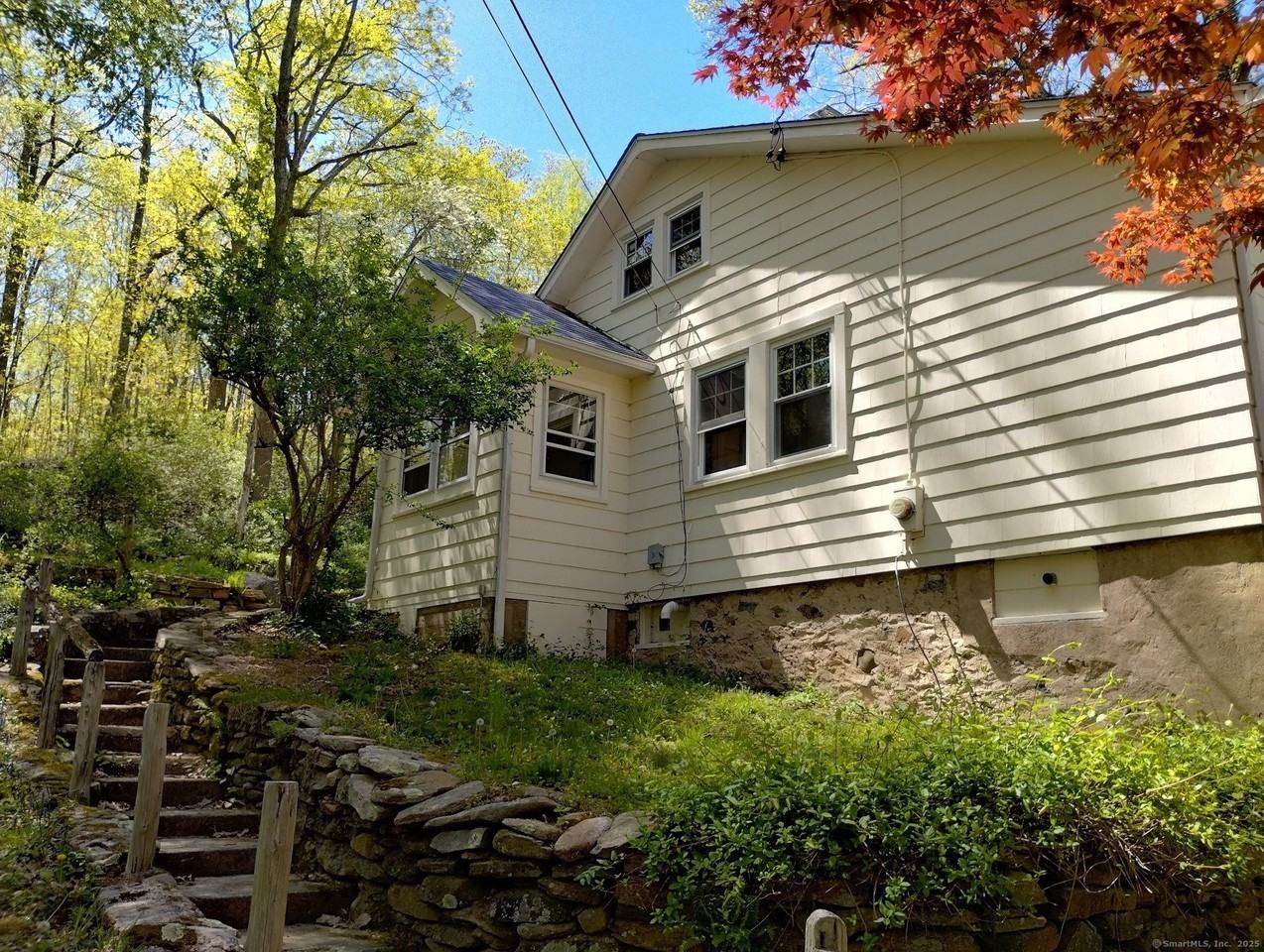 15 Laurel St - Photo 2 of 20