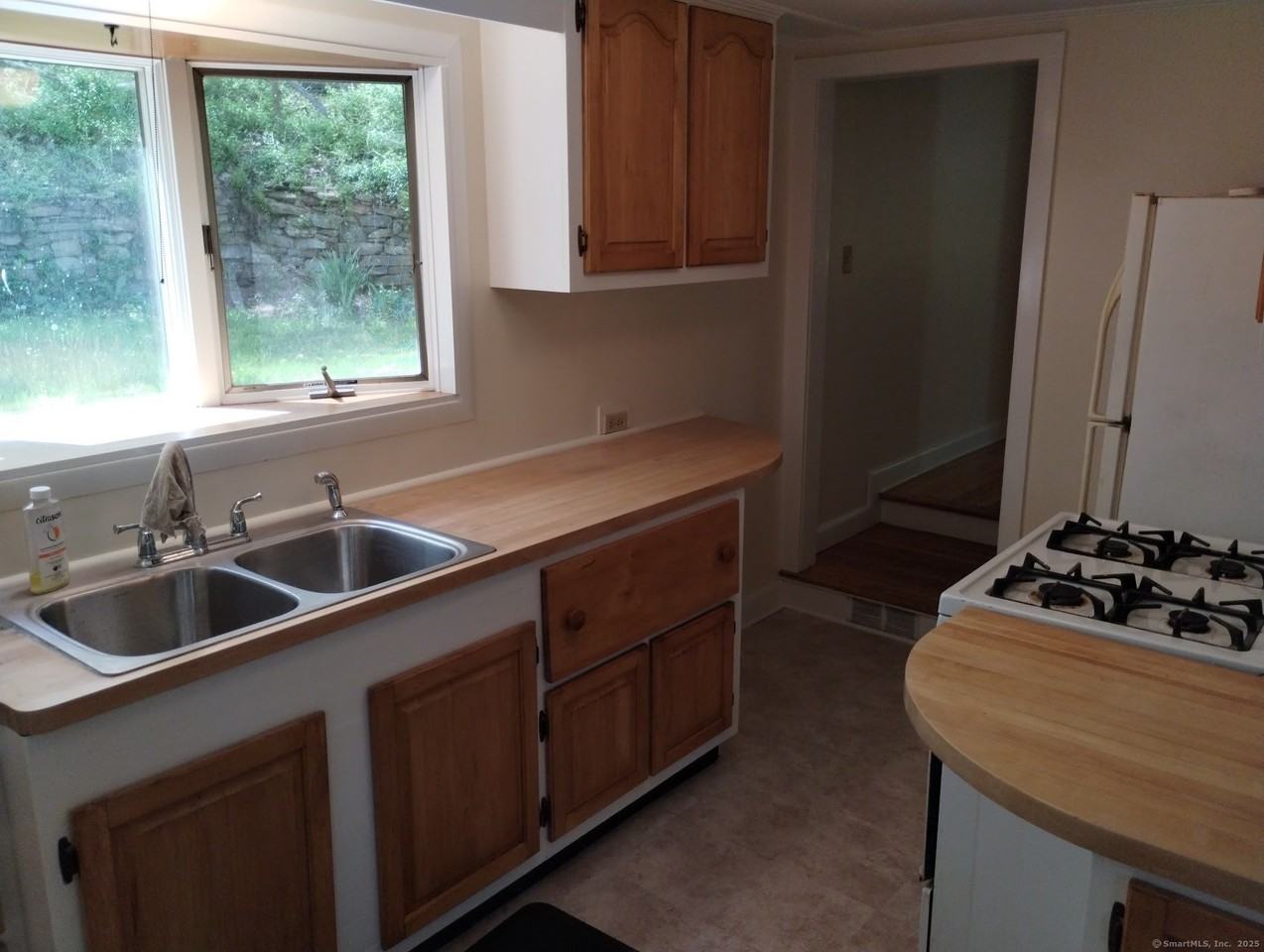 15 Laurel St - Photo 5 of 20