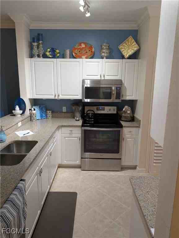 19460 Cromwell Ct Apt 202 #202 - Photo 5 of 28