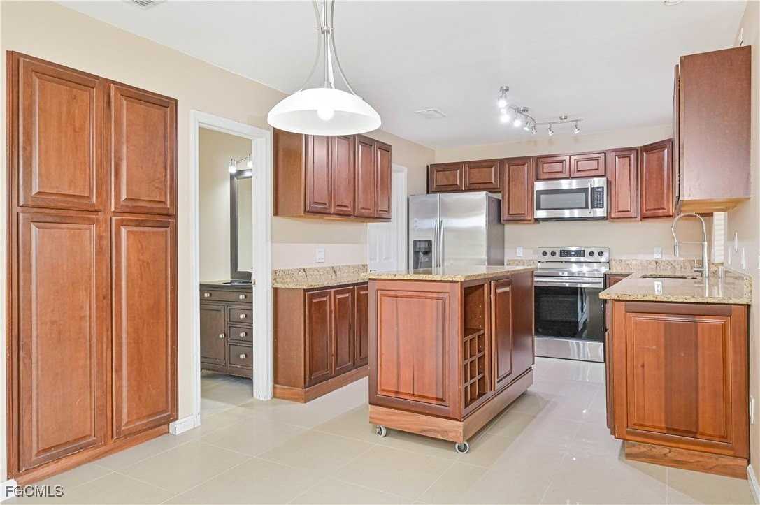 17040 Golfside Cir Apt 801 #801 - Photo 7 of 26