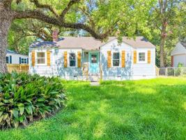 featured image of 112 W Tally Ct