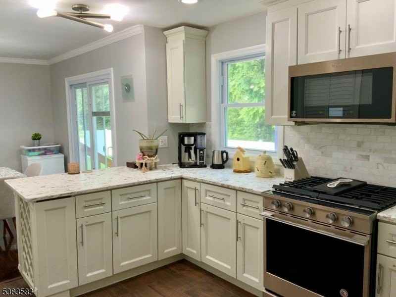 26 Winthrop Rd - Photo 5 of 24