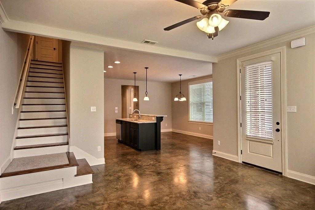 186 E South St #1 - Photo 4 of 22