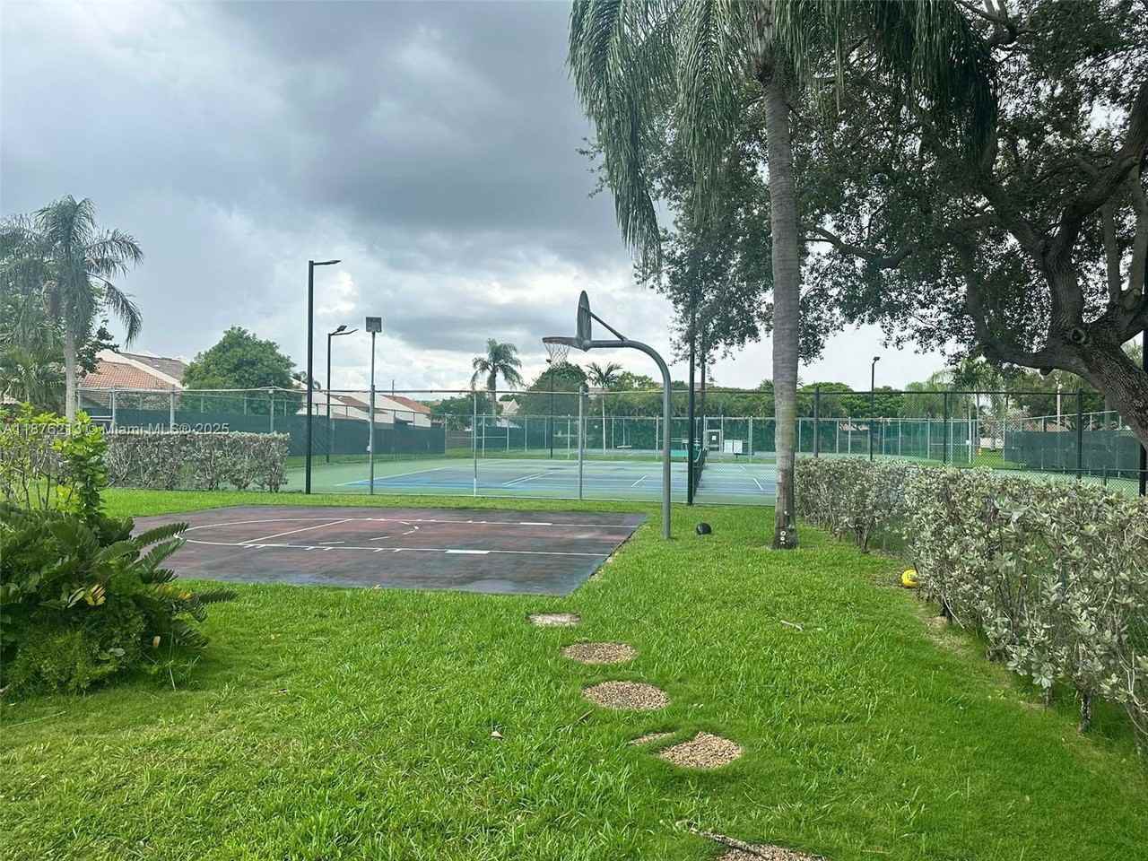 8563 Sw 115th Ct #8563 - Photo 2 of 8