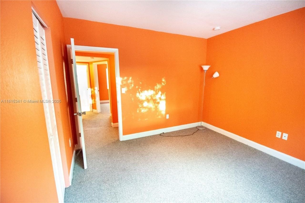 8319 Northwest 5th Avenue #8319 - Photo 6 of 20