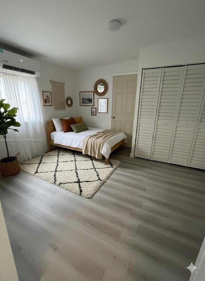 81 Nw 44th St #2 - Photo 5 of 6