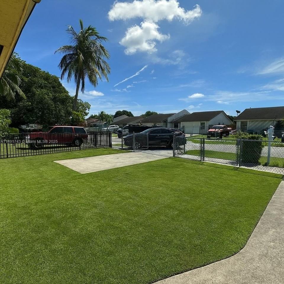 3611 Nw 194th Ter - Photo 2 of 16