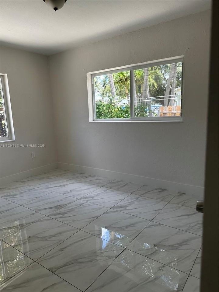 7003 Nw 6th Ave #7003 - Photo 4 of 14