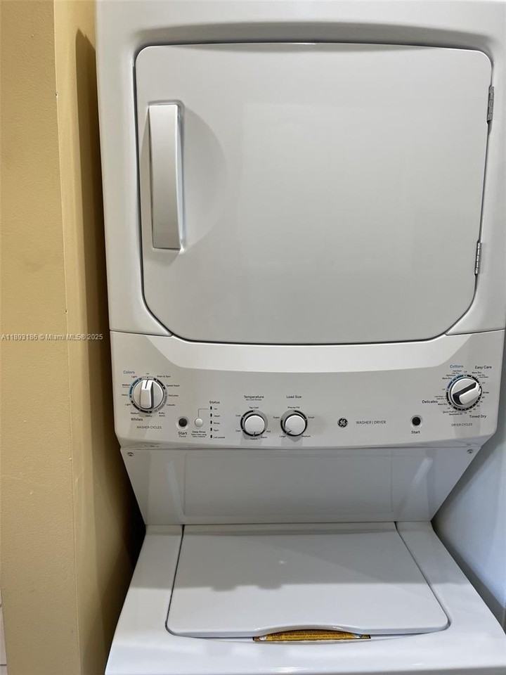 1640 Nw 19th Ter #103 - Photo 5 of 22