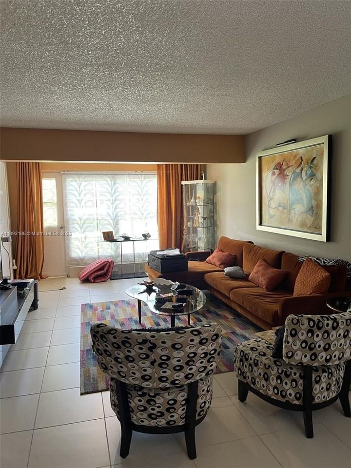 1640 Nw 19th Ter #103 - Photo 7 of 22