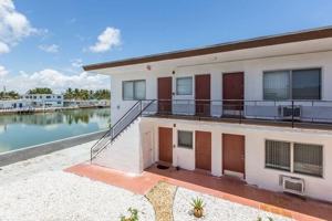 featured image of 8210 Byron Ave #16