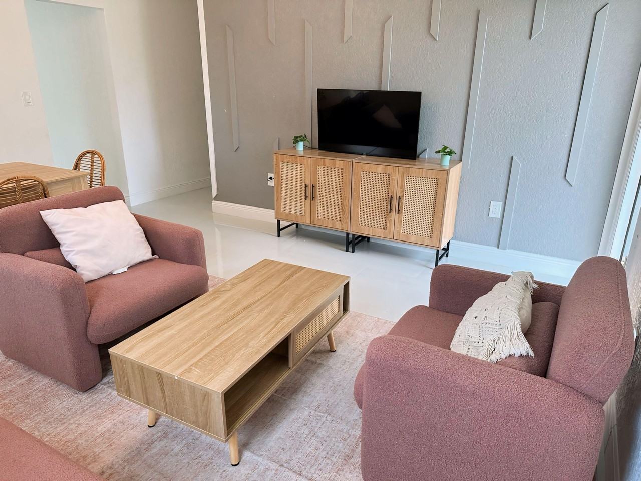 Ne 146th St - Photo 3 of 4