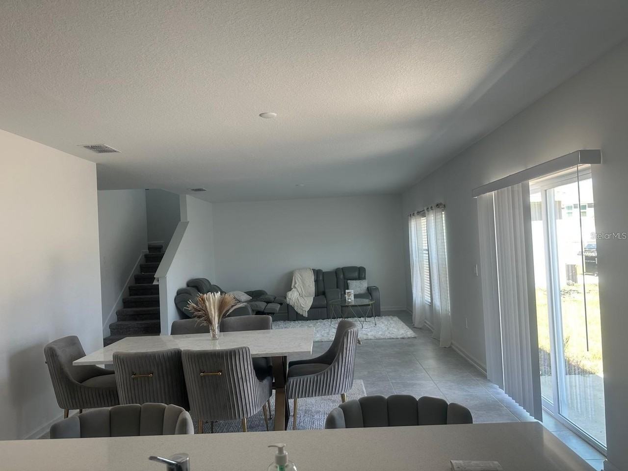 1559 Marksman Rd - Photo 6 of 17