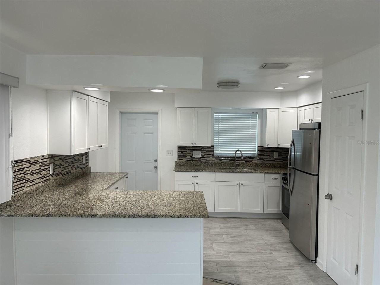 365 Capri Blvd - Photo 2 of 13