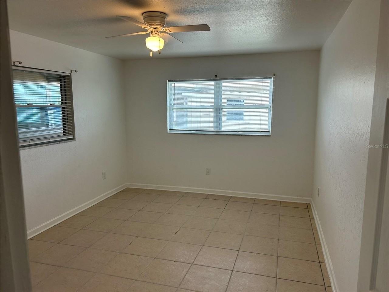 365 Capri Blvd - Photo 4 of 13