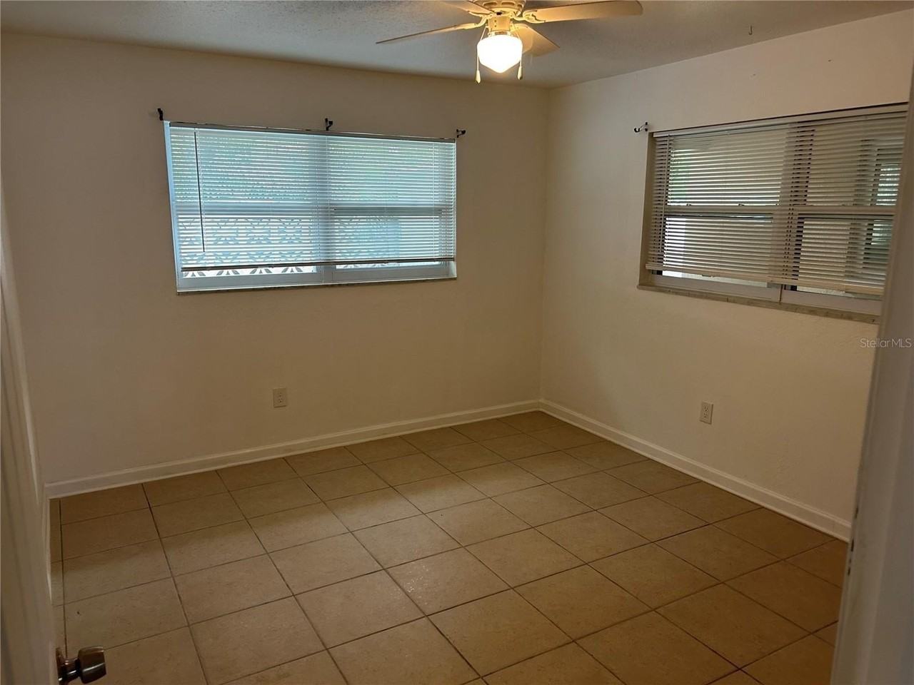 365 Capri Blvd - Photo 6 of 13