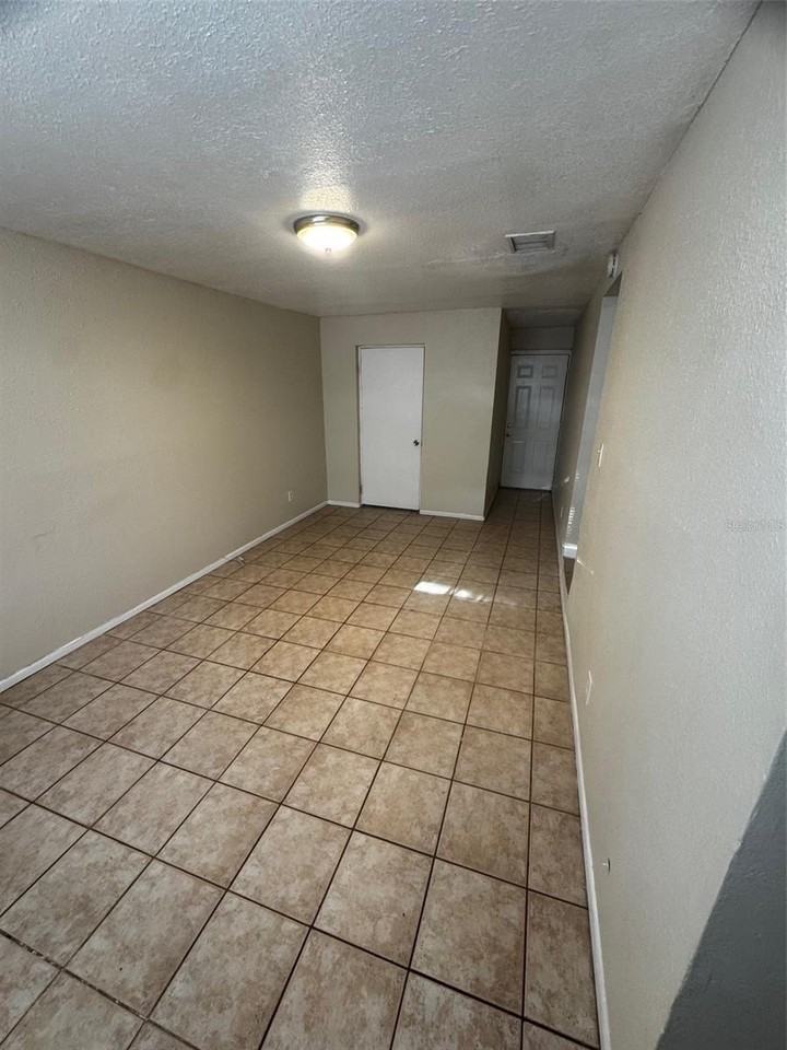 3808 N 54th St - Photo 3 of 10