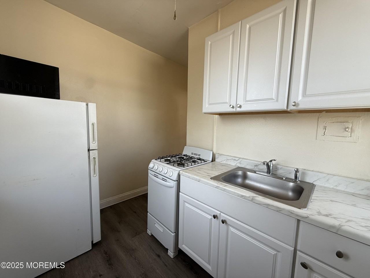 37 2nd Avenue #5 - Photo 3 of 5