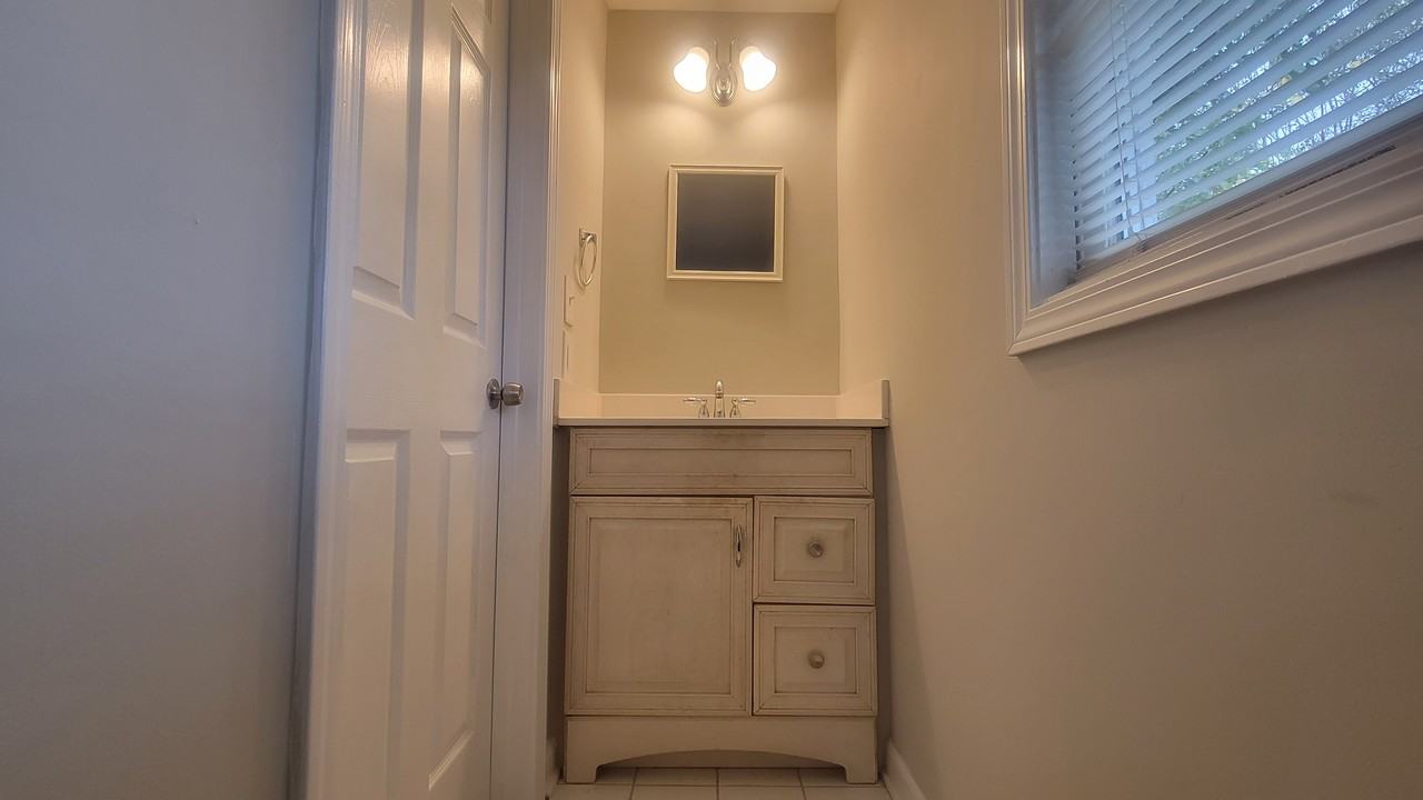 854 Fayetteville Road Southeast - Photo 7 of 13