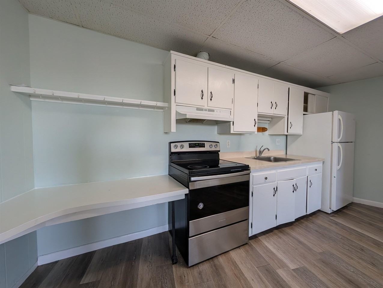 114 High St Apt A - Photo 3 of 16