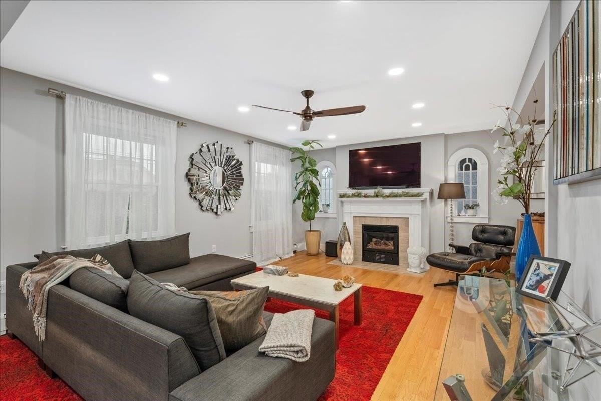 165 Taylor St - Photo 3 of 37