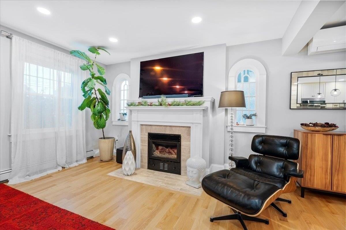 165 Taylor St - Photo 4 of 37