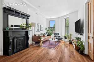 featured image of 347 Bainbridge St #2