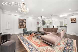529 W 42nd St #9E - Photo 1 of 1
