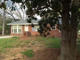 2324 Laurel Dr - Photo 1 of 1