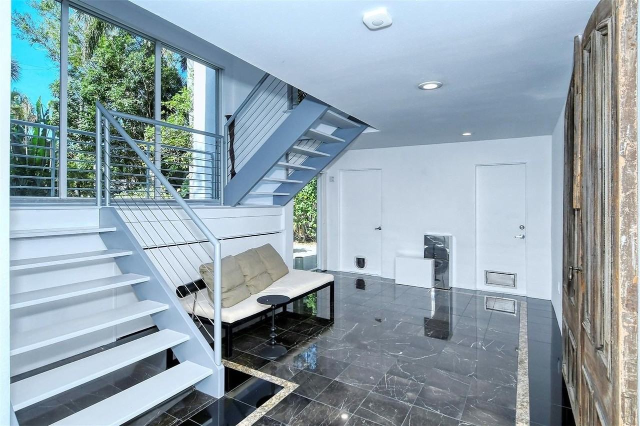 213 N Washington Dr - Photo 4 of 50