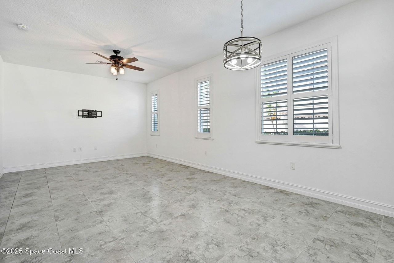 1475 Isabella Dr Unit 101 #101 - Photo 7 of 40