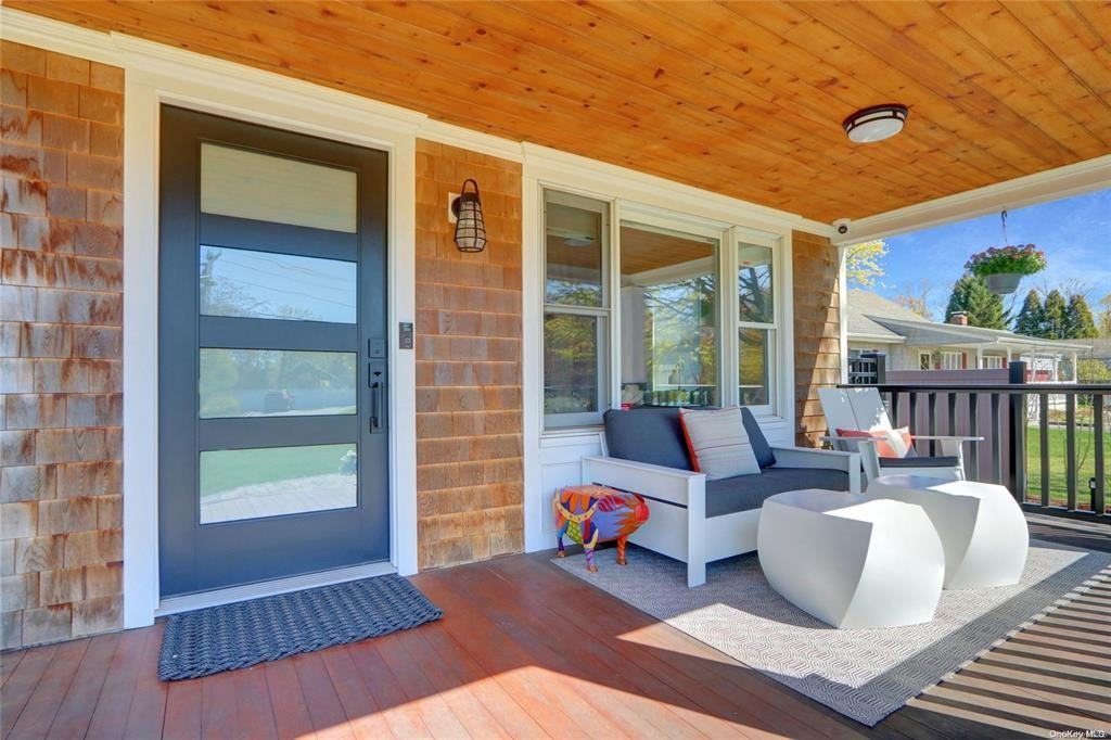 279 Fairview Ave - Photo 4 of 31