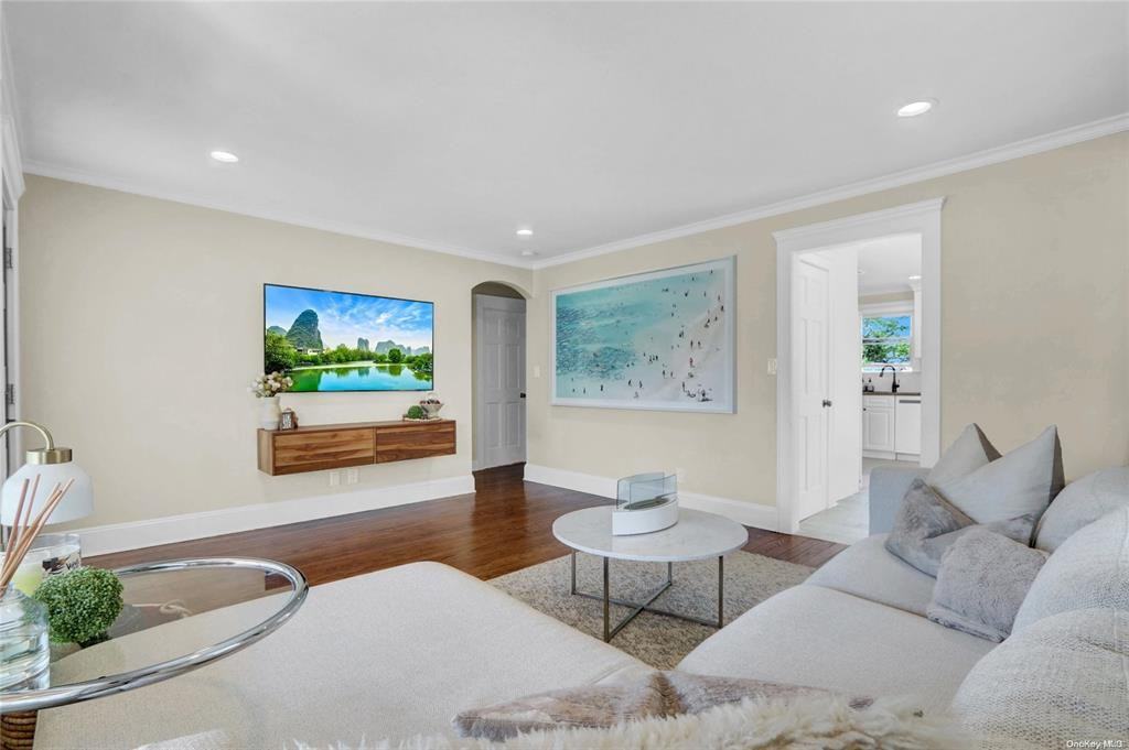 279 Fairview Ave - Photo 6 of 31