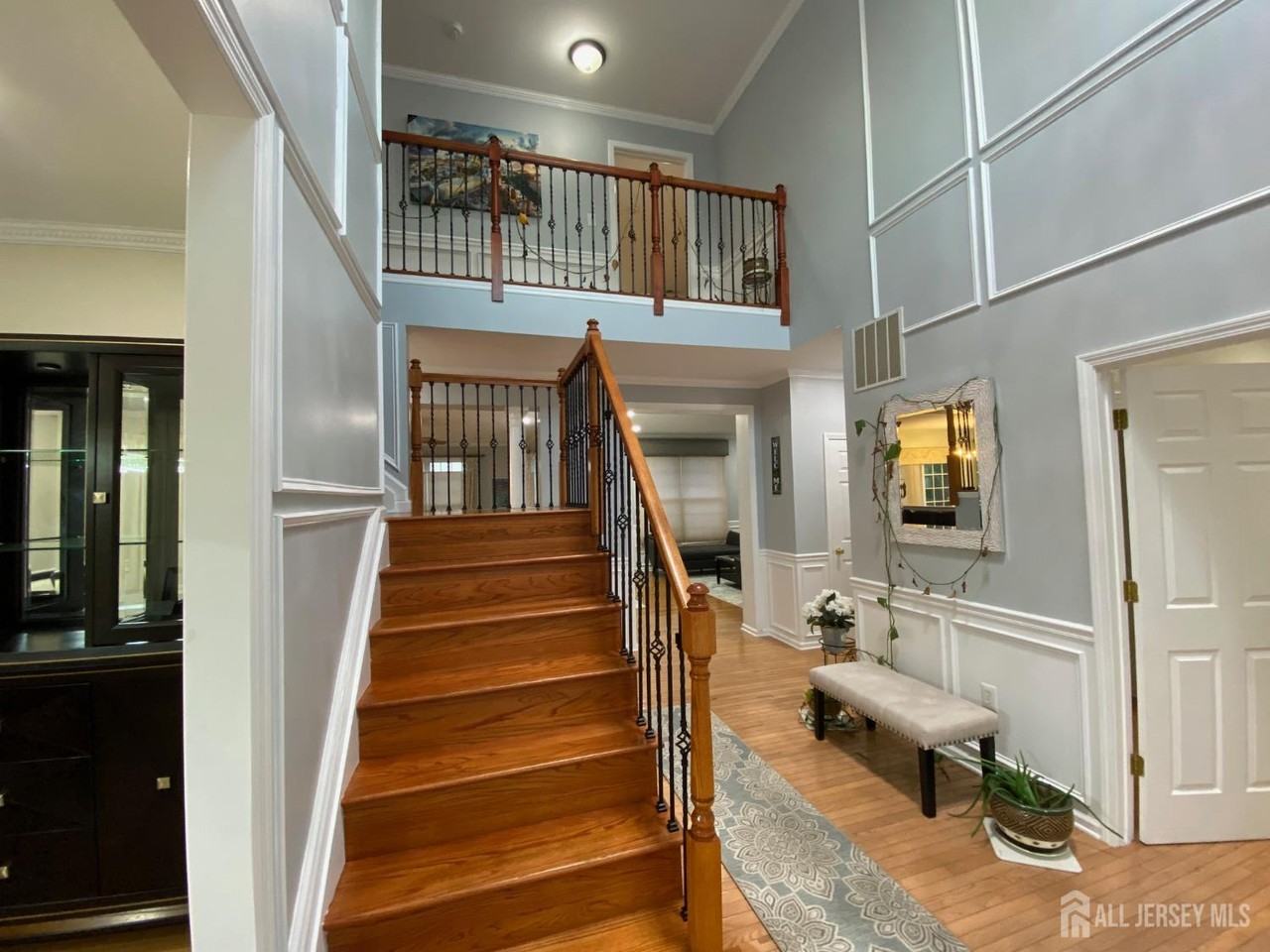 2 Hampshire Pl - Photo 4 of 45