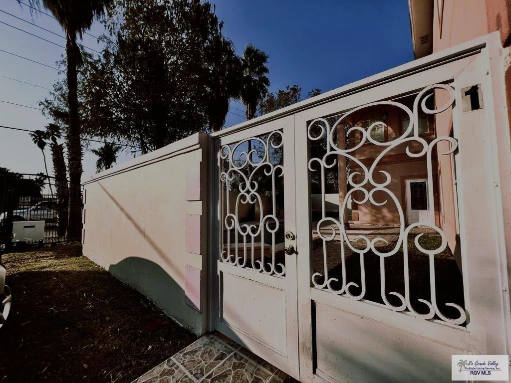 144 Country Club Road - Photo 3 of 50