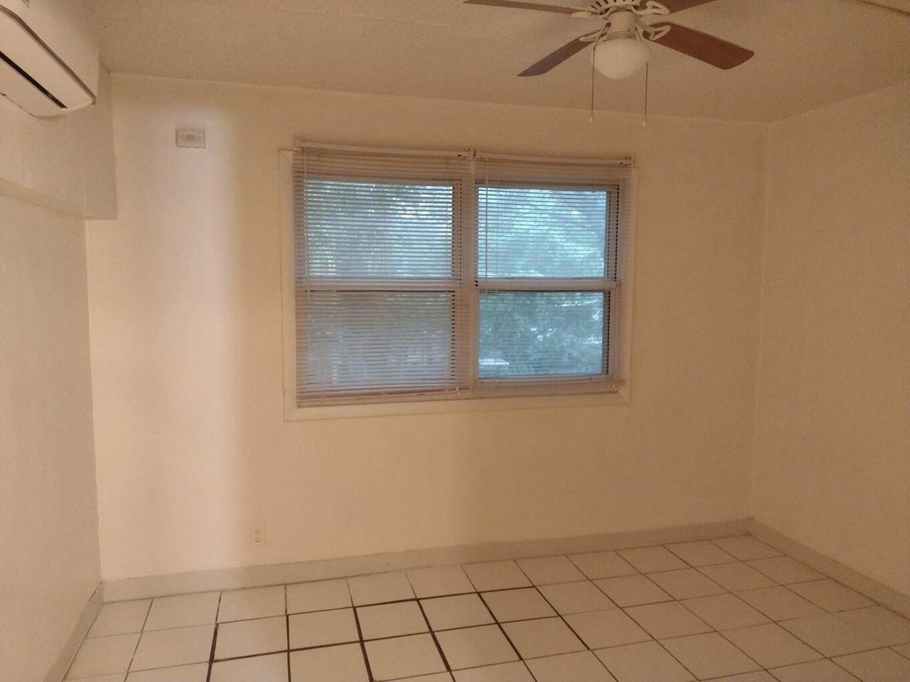 3251 Sw 44th St - Photo 3 of 5