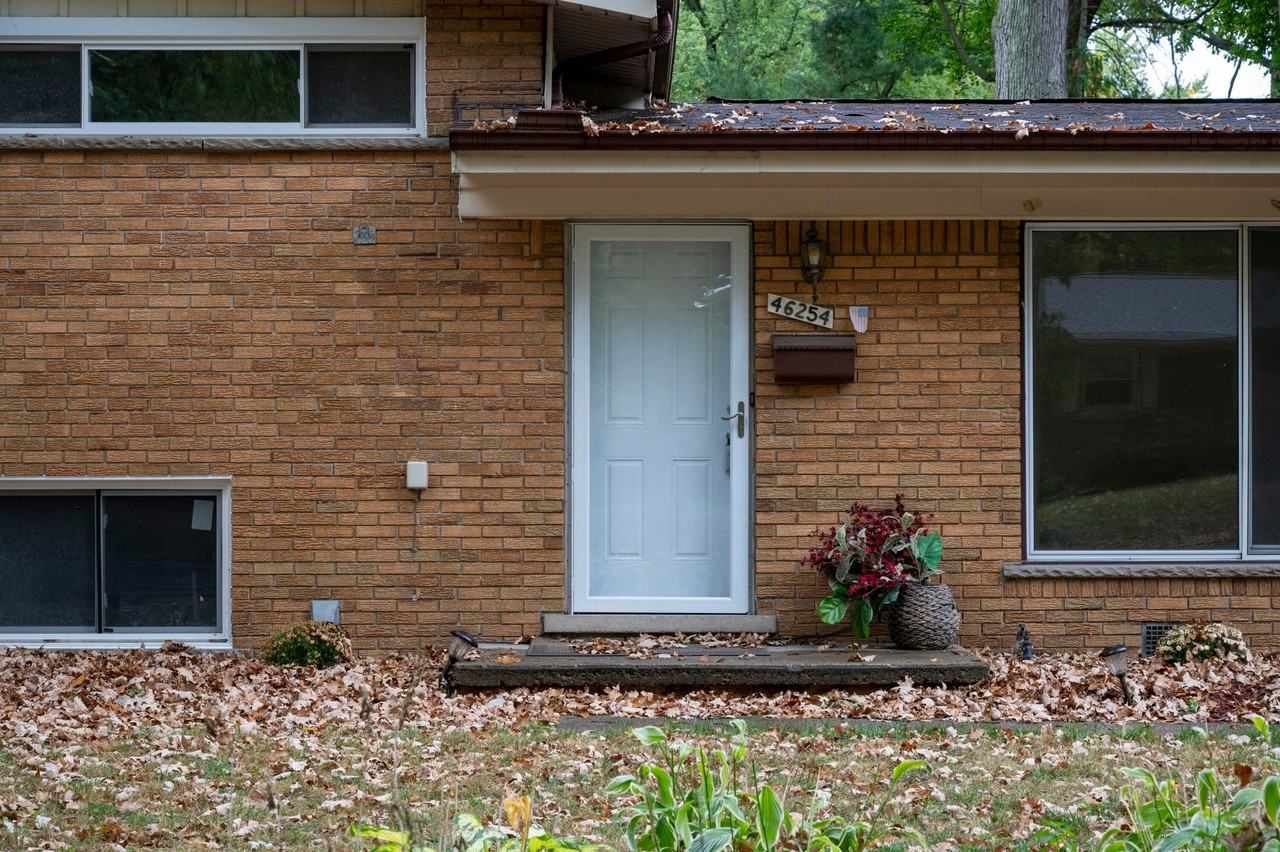 46254 Custer Ave - Photo 2 of 29