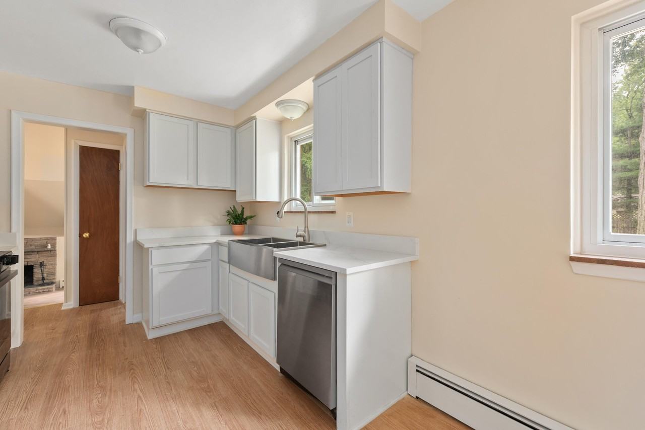 46254 Custer Ave - Photo 7 of 29