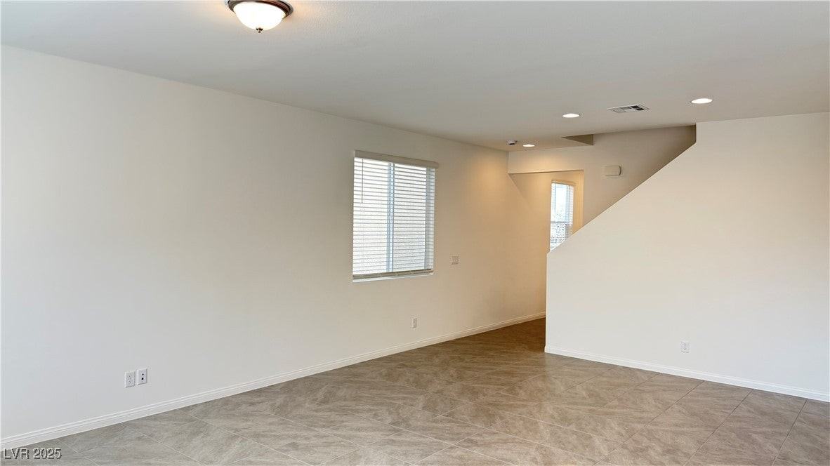 8154 Rockflower St - Photo 7 of 28