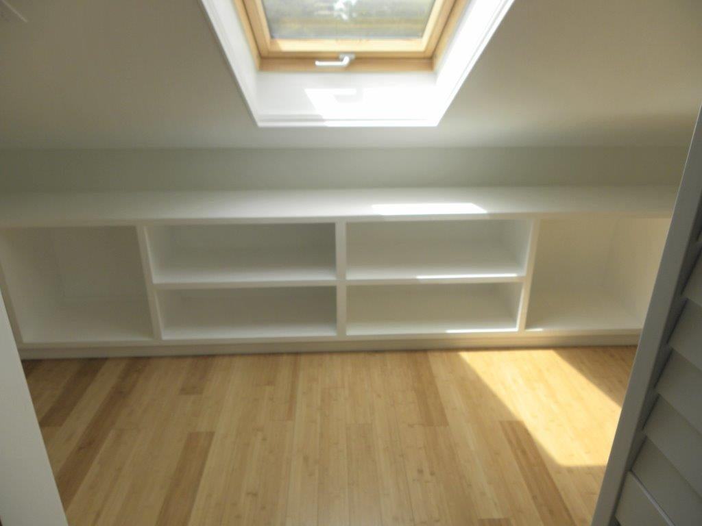 737 Yale St - Photo 2 of 31