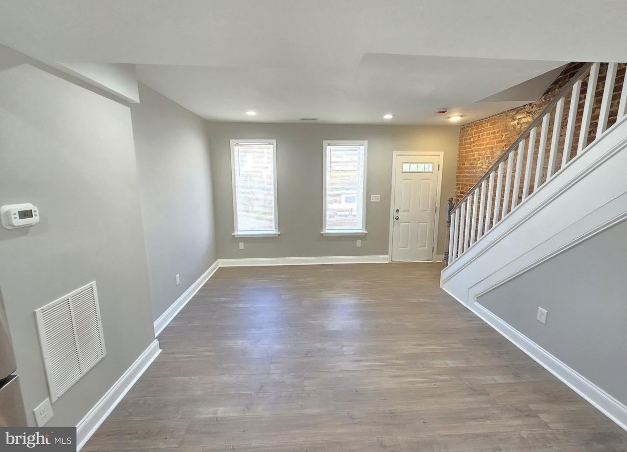 3169 Ravenwood Ave - Photo 3 of 18