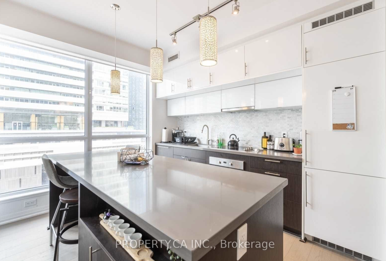 8 Mercer Street #911 - Photo 2 of 12