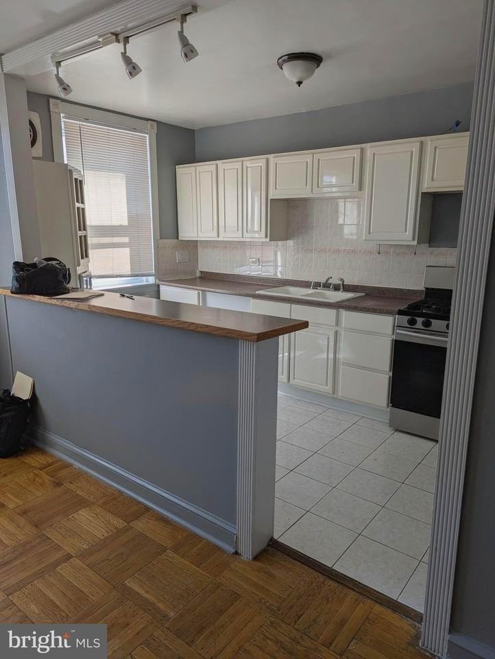 6281 Souder St - Photo 7 of 35