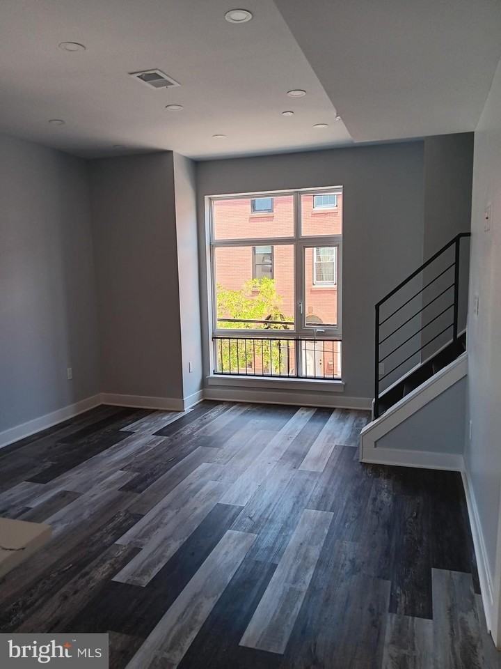 1328 S 6th St #2 - Photo 3 of 7