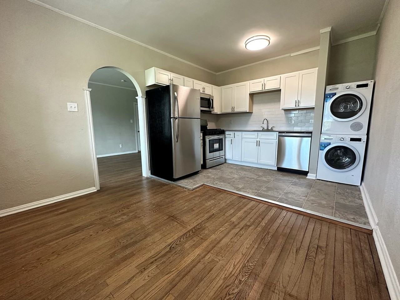 4927 Wynnefield Ave - Photo 4 of 26