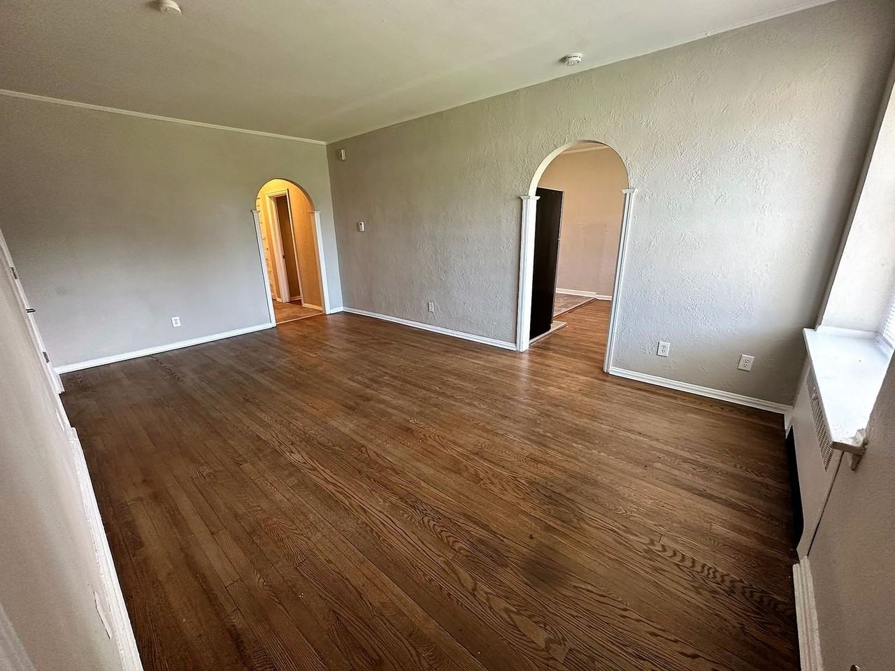 4927 Wynnefield Ave - Photo 6 of 26